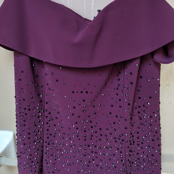 Off the shoulder gown - Picture 2 of 4